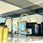 Gianni - Lux Vienna - 5 Stars *