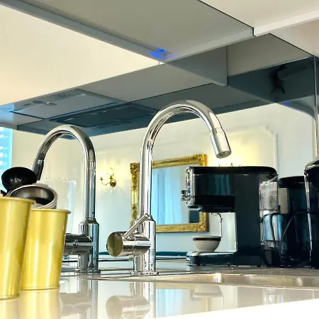 Gianni - Lux Vienna - 5 Stars *