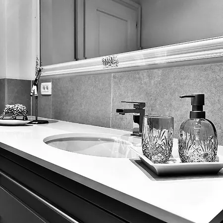 Gianni - Lux Vienna - 5 Stars *