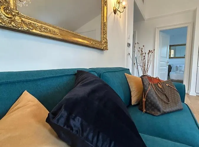 Gianni - Lux Vienna - 5 Stars לובראן